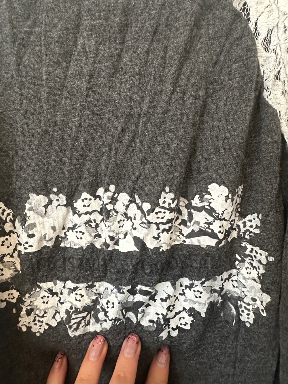 Size XSmall Vanity Charcoal Gray Tank Top with White Floral Graphic &  Lace Trim - Picture 2 of 4
